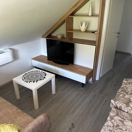 River Apartment Lancovo